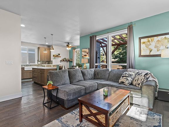 5th image of 20506 SE Braelen Ln