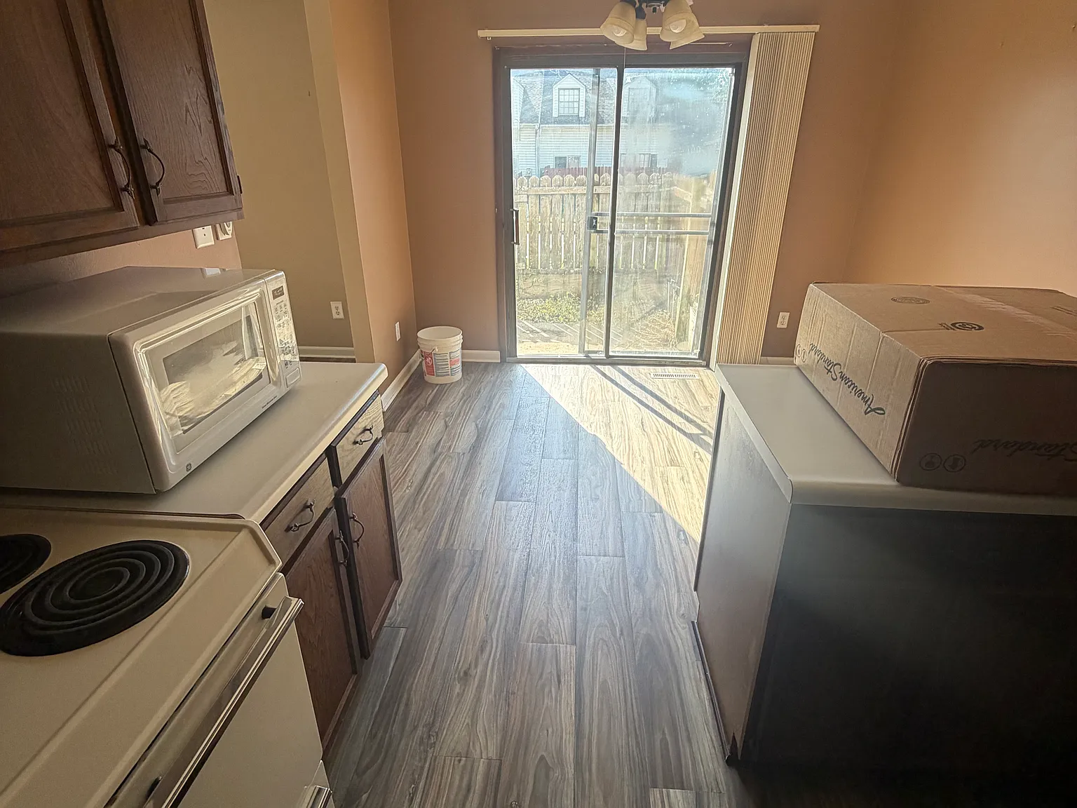 2 bed, 2.5 bath, 1360 sqft, $1,475 — Photo 2