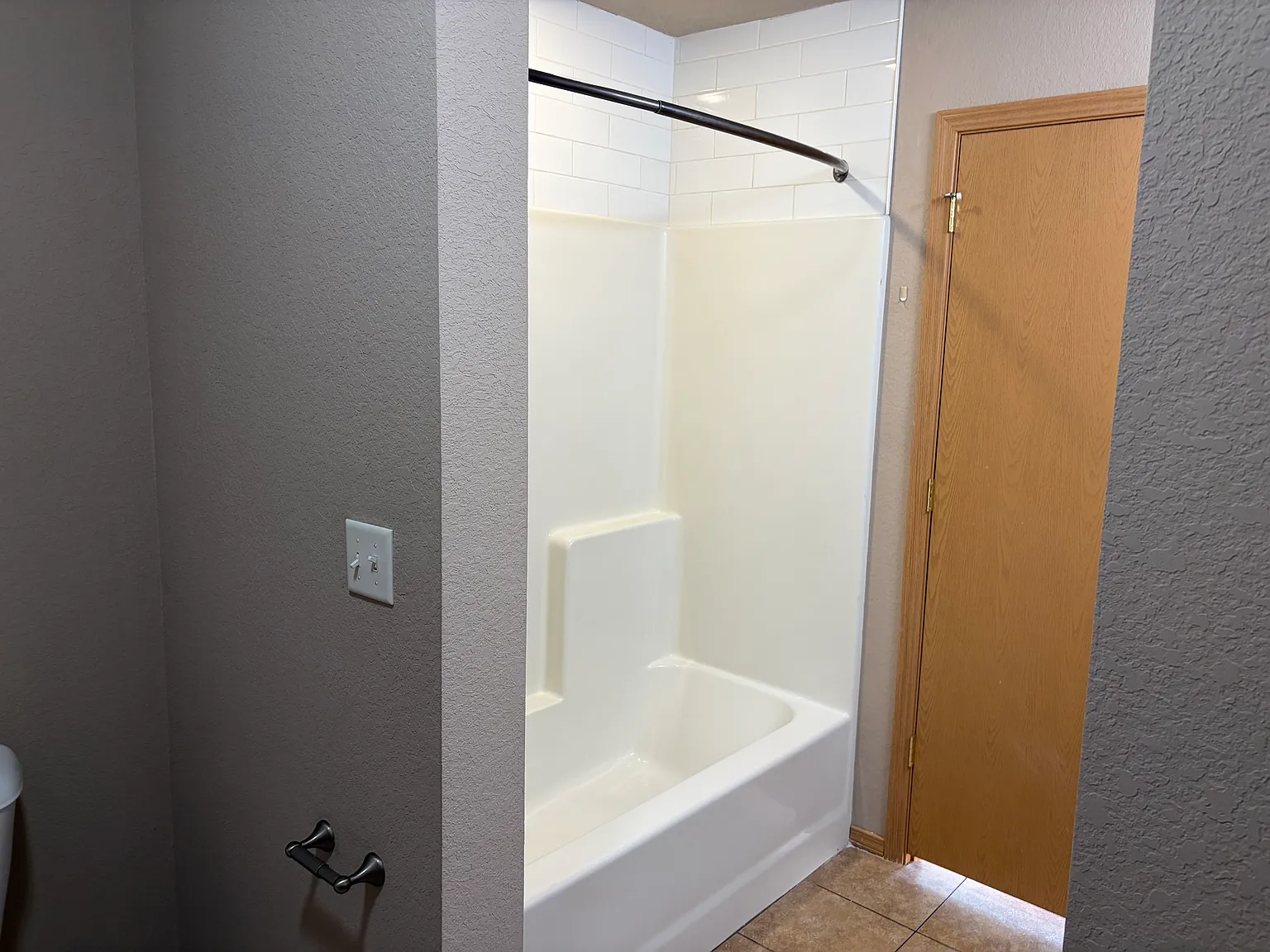 3 bed, 1500 sqft, $1,495 — Photo 4