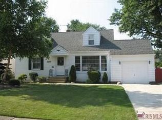 52 Eldridge Rd, Aurora, OH 44202