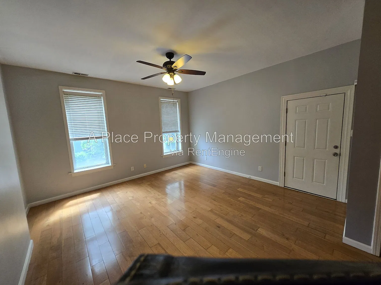 1 bed, 1.5 bath, $850 — Photo 3
