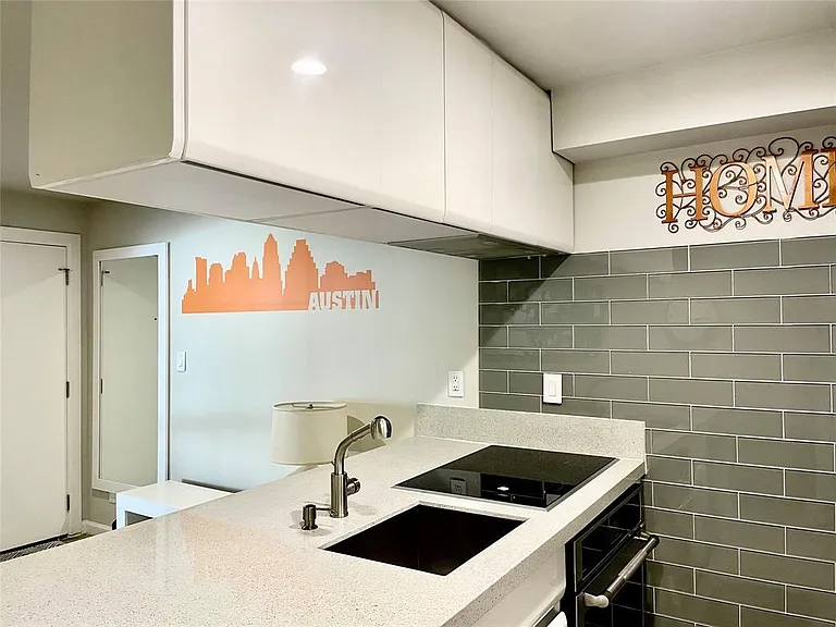 3110 Red River St #D-107 — Photo 8