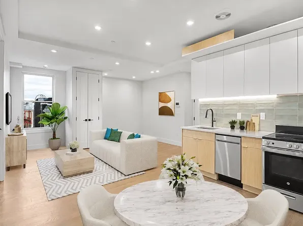 322 Graham Avenue image 1 of 6