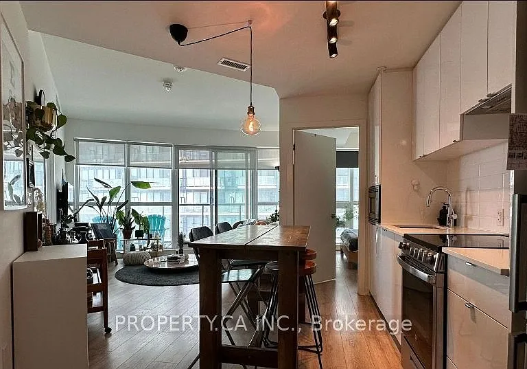 49 E Liberty St #1407 — Photo 13
