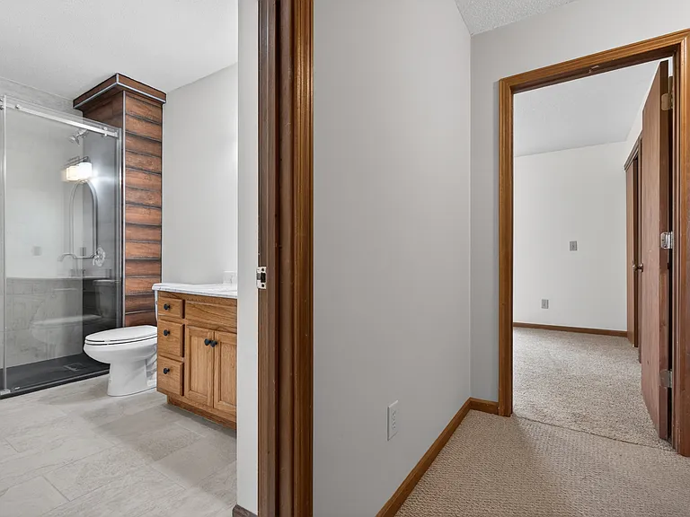 506 Seagraves Ave — Photo 16