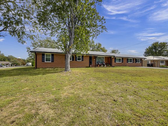 2nd image of 1019 Primrose Dr