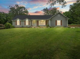 407 NW Ward Rd, Lees Summit, MO 64063