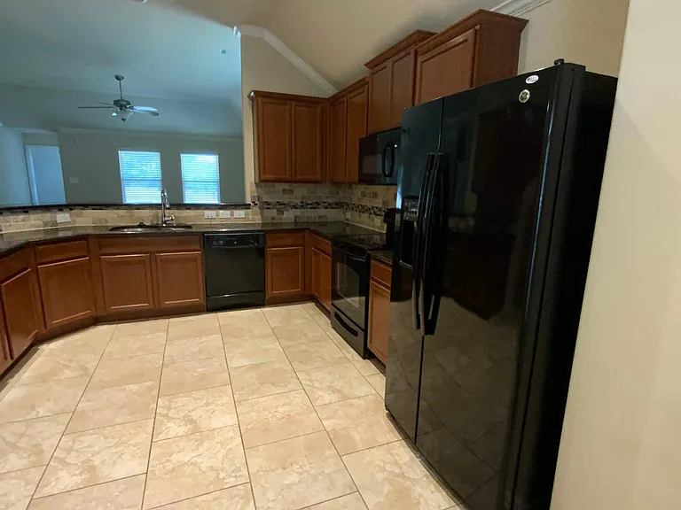 728 Olaf Dr — Photo 13