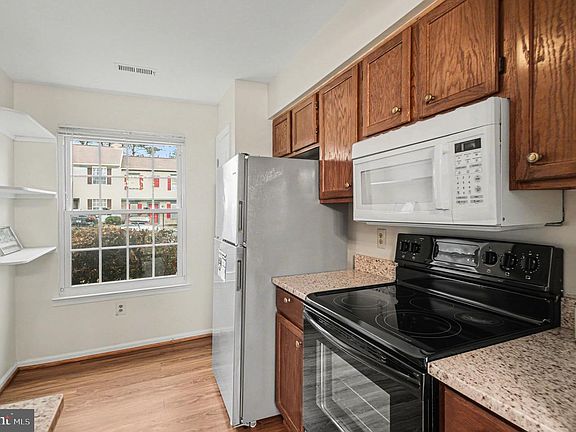 4th image of 211 Wind Ridge Dr