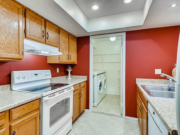 5th image of 1424 W La Jolla Dr