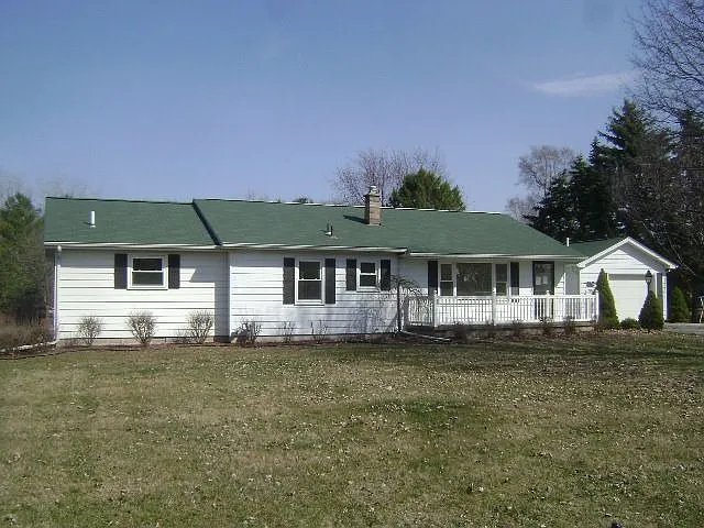 2865 Elmwood Dr photo 1