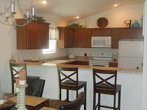 5th image of 2477 Yalaha Ave