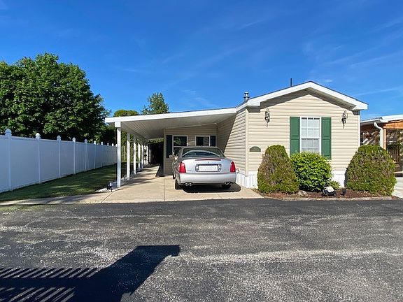 2nd image of 831 Douglas Dr