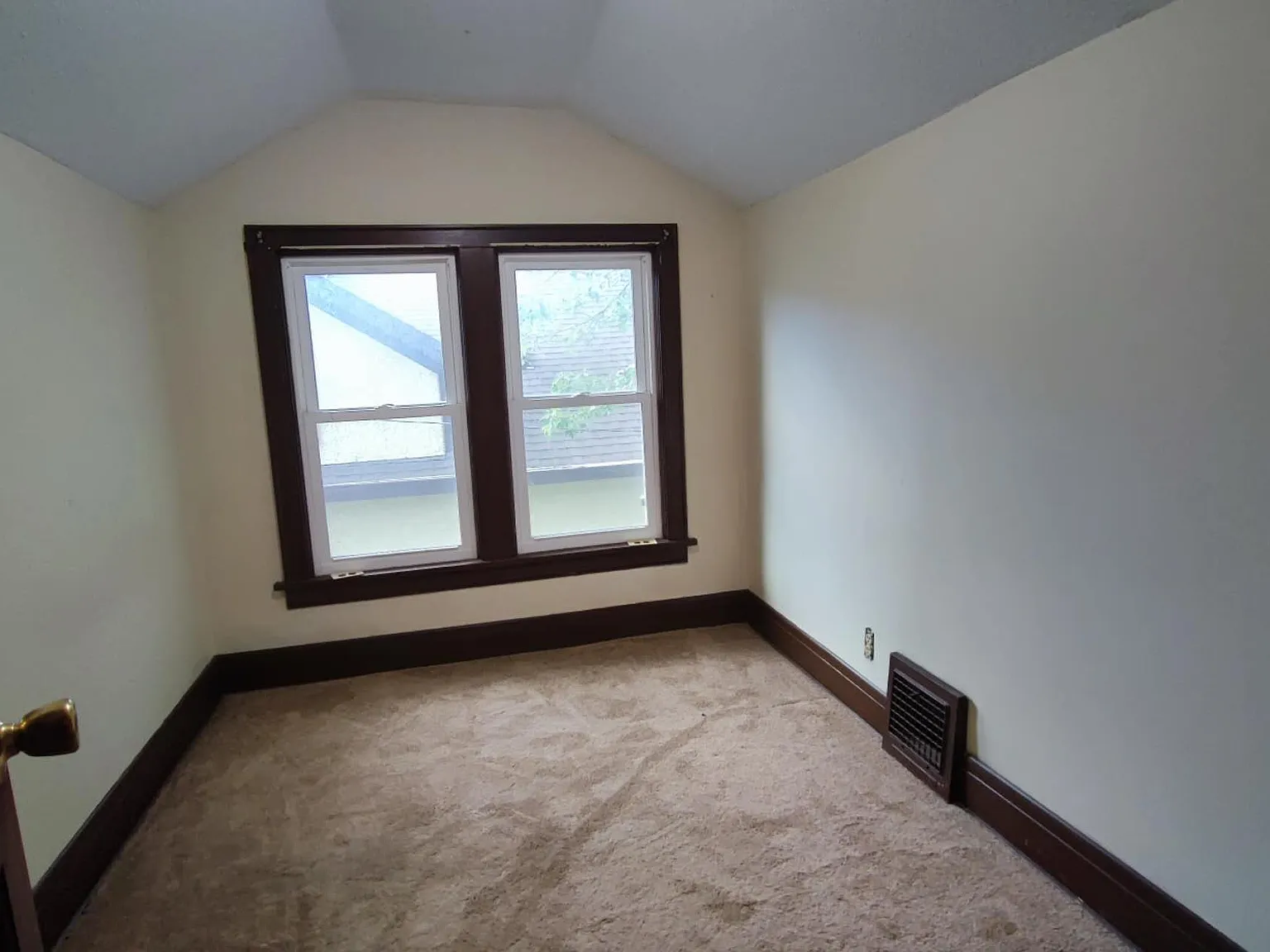 4 bed, 1400 sqft, $2,000 — Photo 4