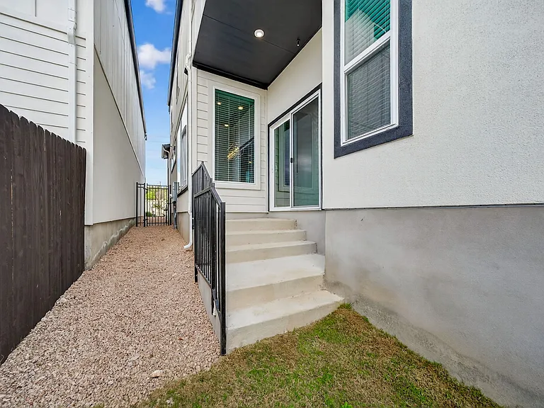 20675 Huebner Rd #527 — Photo 31