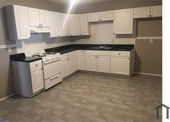 4 bed, 1248 sqft, $1,750 — Photo 2