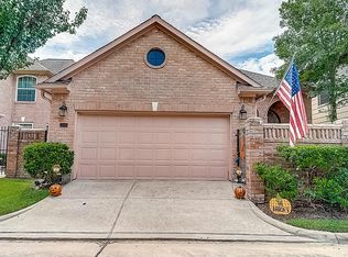 8007 Oakwood Hollow St, Houston, TX 77040