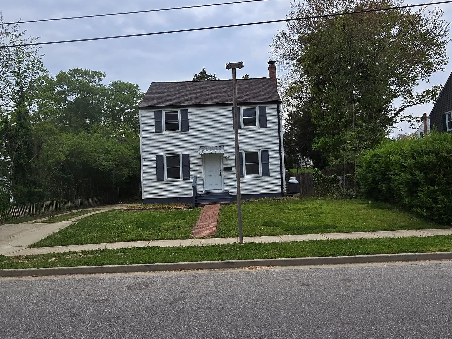 4 bed, 1100 sqft, $2,100 — Photo 2