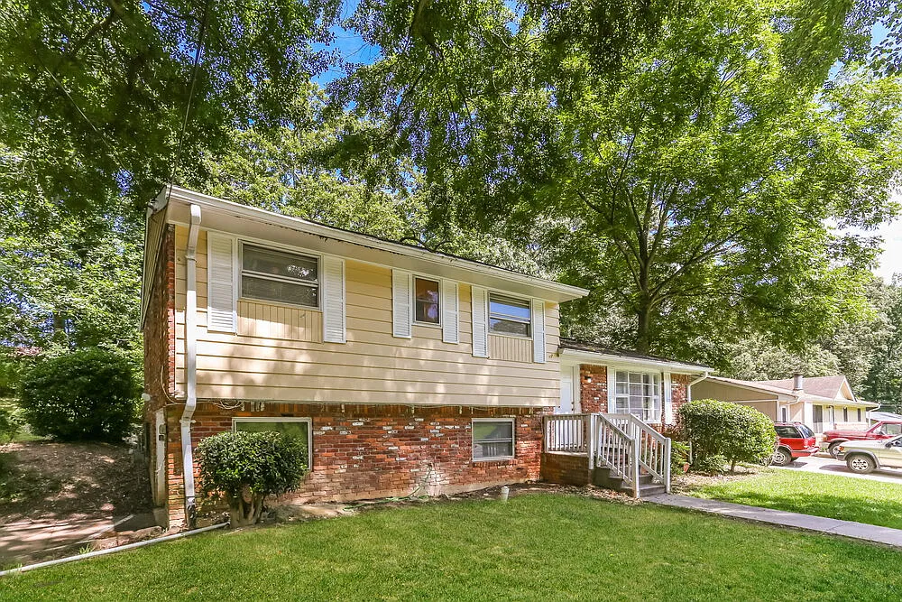 4 bed, 2.5 bath, 1244 sqft, $1,820 — Photo 3