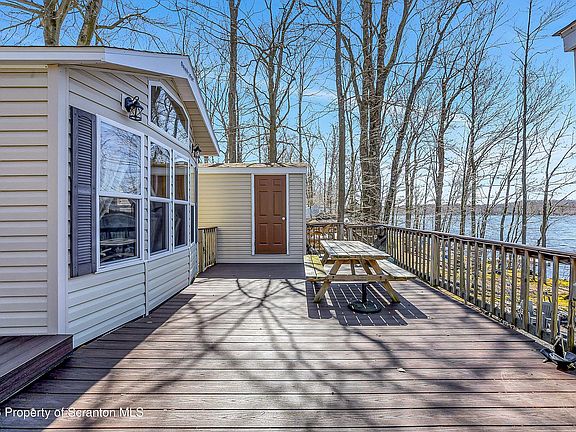 4th image of 39 Lakeview Dr N