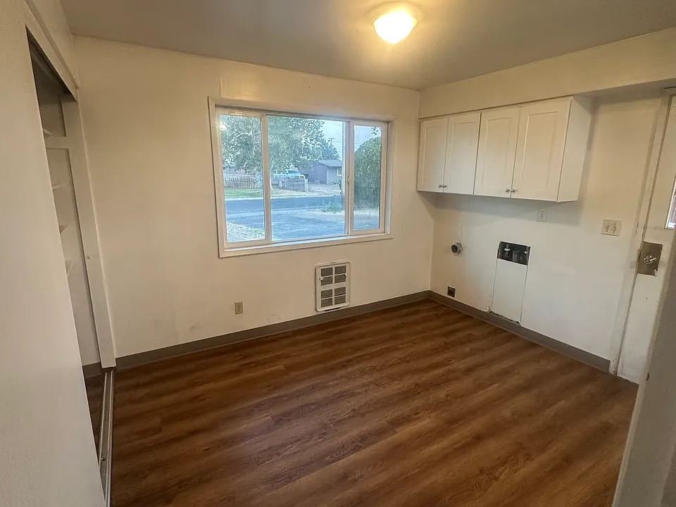 406 Biggs Rd