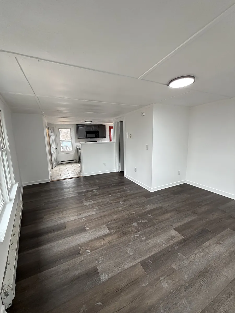 Building Photo - 103 E Driscoll Dr #7