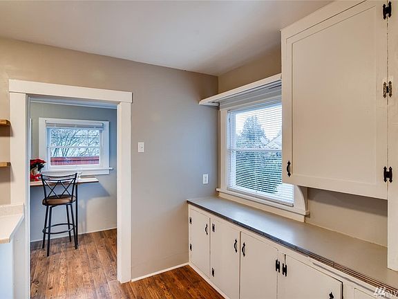 5th image of 3636 S Ainsworth Ave