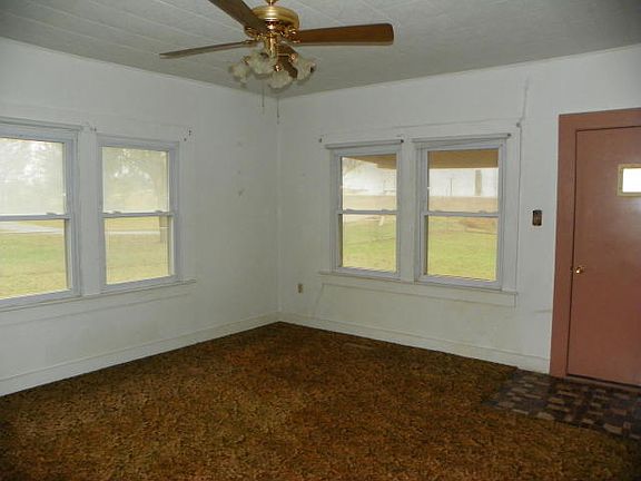 5th image of 607 N Griffith Ave