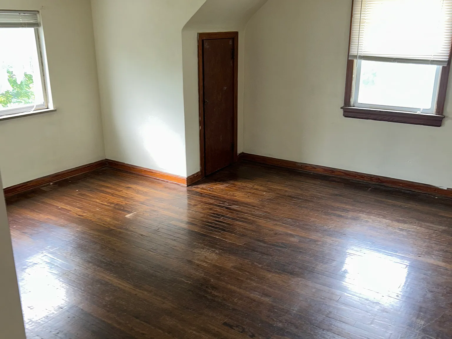 4 bed, 1.5 bath, 1300 sqft, $2,000 — Photo 3
