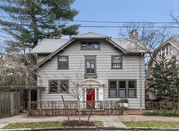 Exterior Front of 75 Autumn St