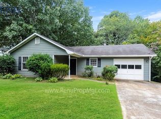 335 Springlake Dr, Lawrenceville, GA 30046