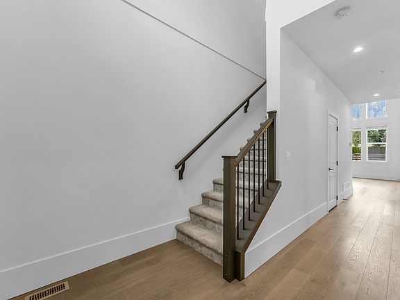 3rd image of 1885 Columbia Valley Rd #52