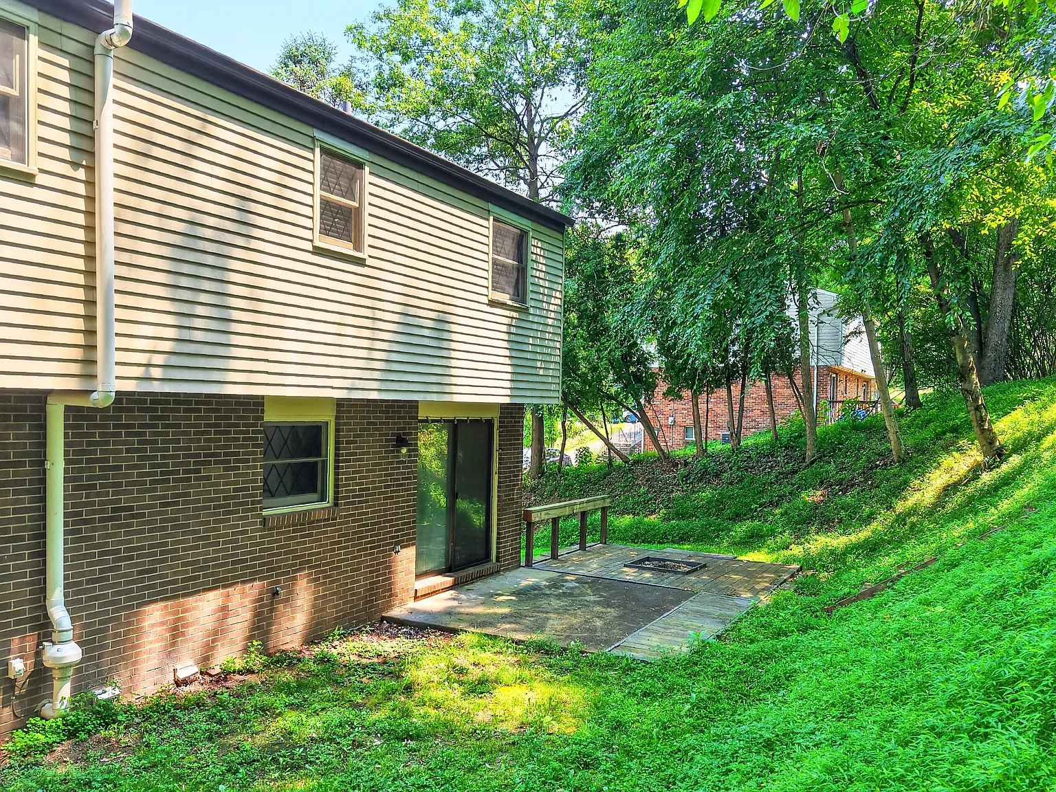 2 bed, 1000 sqft, $1,700 — Photo 3