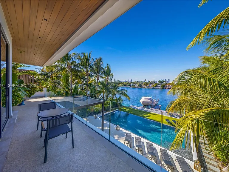 200 W Rivo Alto Dr — Photo 48
