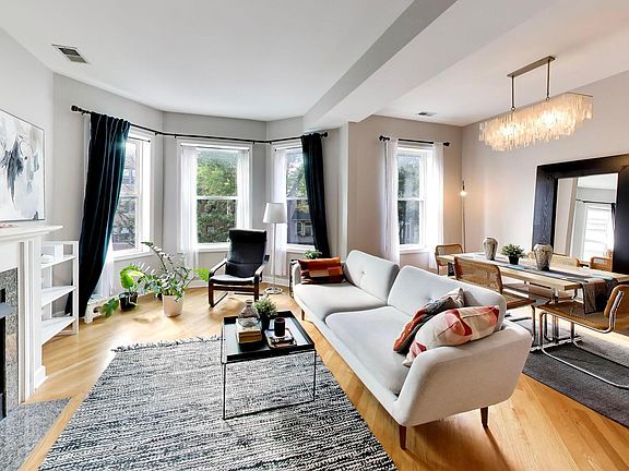 2nd image of 3705 N Paulina St #2