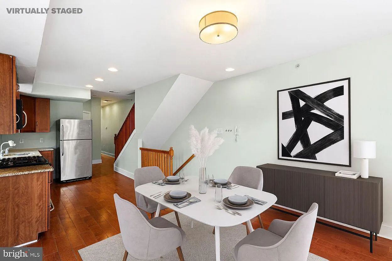 2 bed, 841 sqft, $2,500 — Photo 3