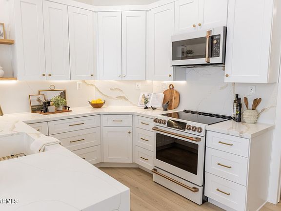 4th image of 19550 N GRAYHAWK Drive #1073