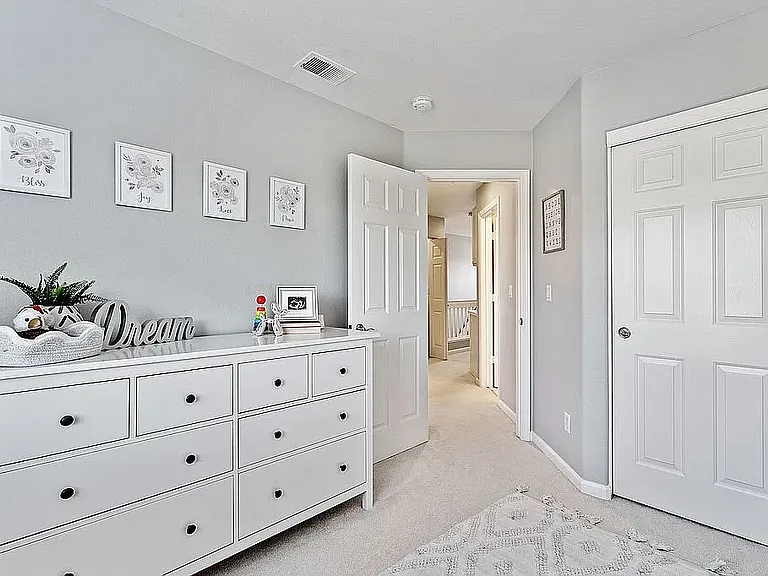 125 Sydney Ln — Photo 20
