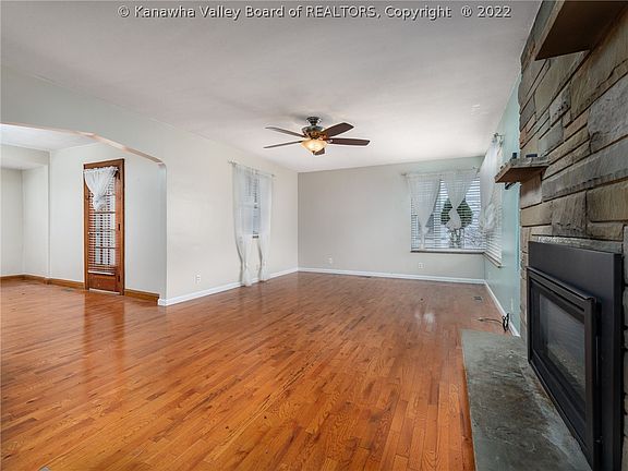5th image of 231 Staunton Ave