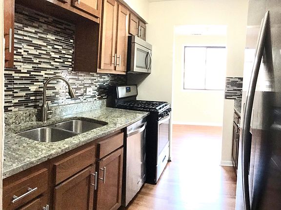 3rd image of 15709 Peggy Ln APT 8