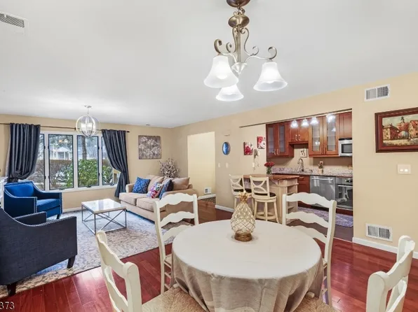 121 Westchester Ter #121, Clinton Twp., NJ 08801