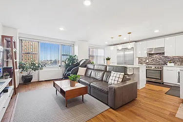 70-25 Yellowstone Boulevard, #8N