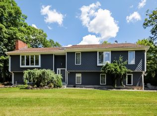 70 Barnswallow Dr, Trumbull, CT 06611