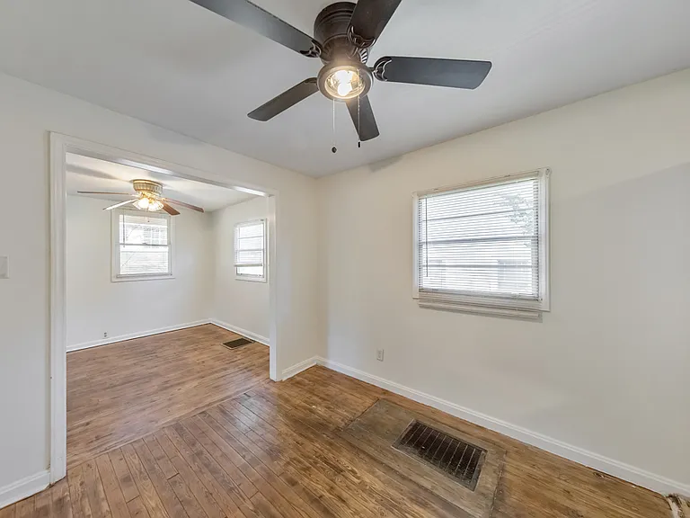 1776 Spring Ave — Photo 9