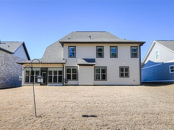 4th image of 375 Barksdale Ln