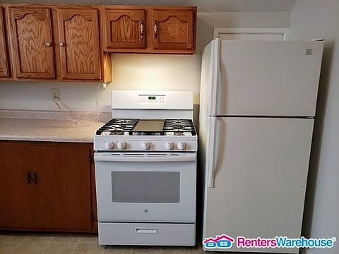 5th image of 152 Maria Ave #2