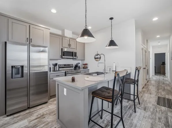 2177 S Estrella Road, Golden Valley, AZ 86413