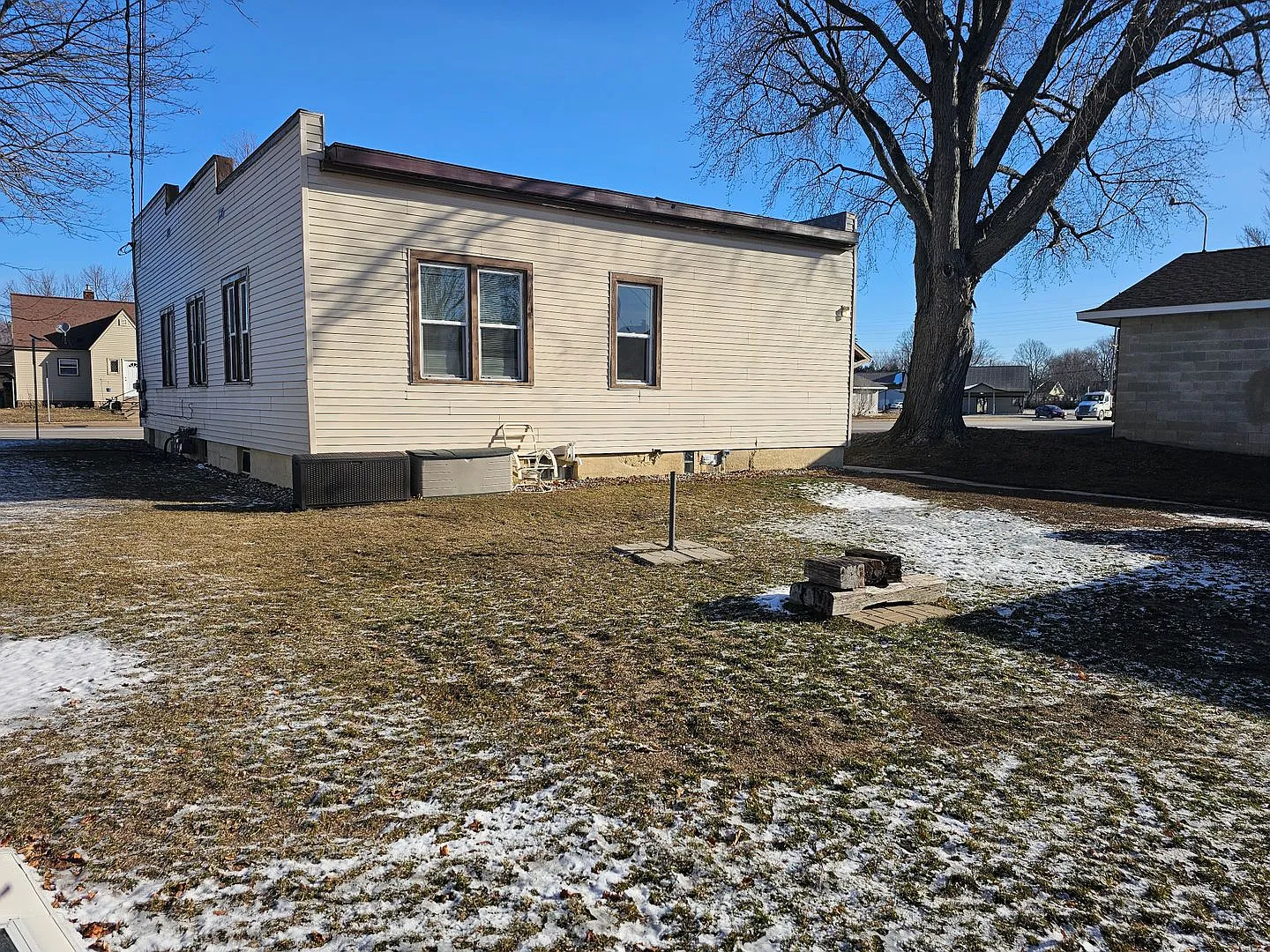1821 W Grand Ave — Photo 4