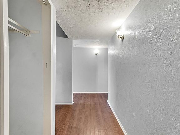 3rd image of 1424 Harvest Glen Dr