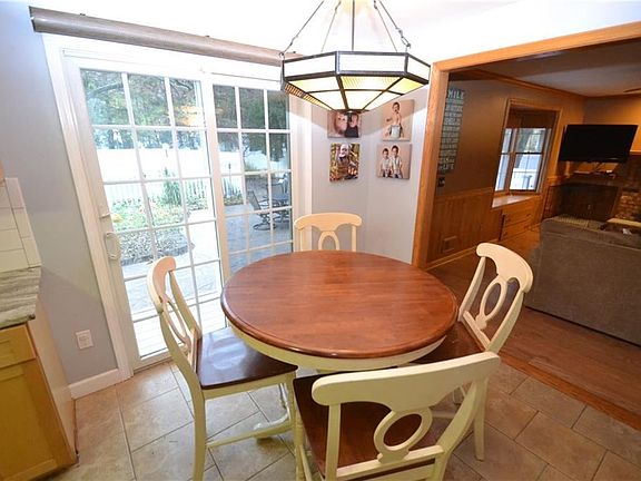 5th image of 117 Brentwood Ln